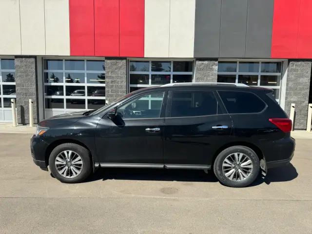 2019 Nissan Pathfinder S
