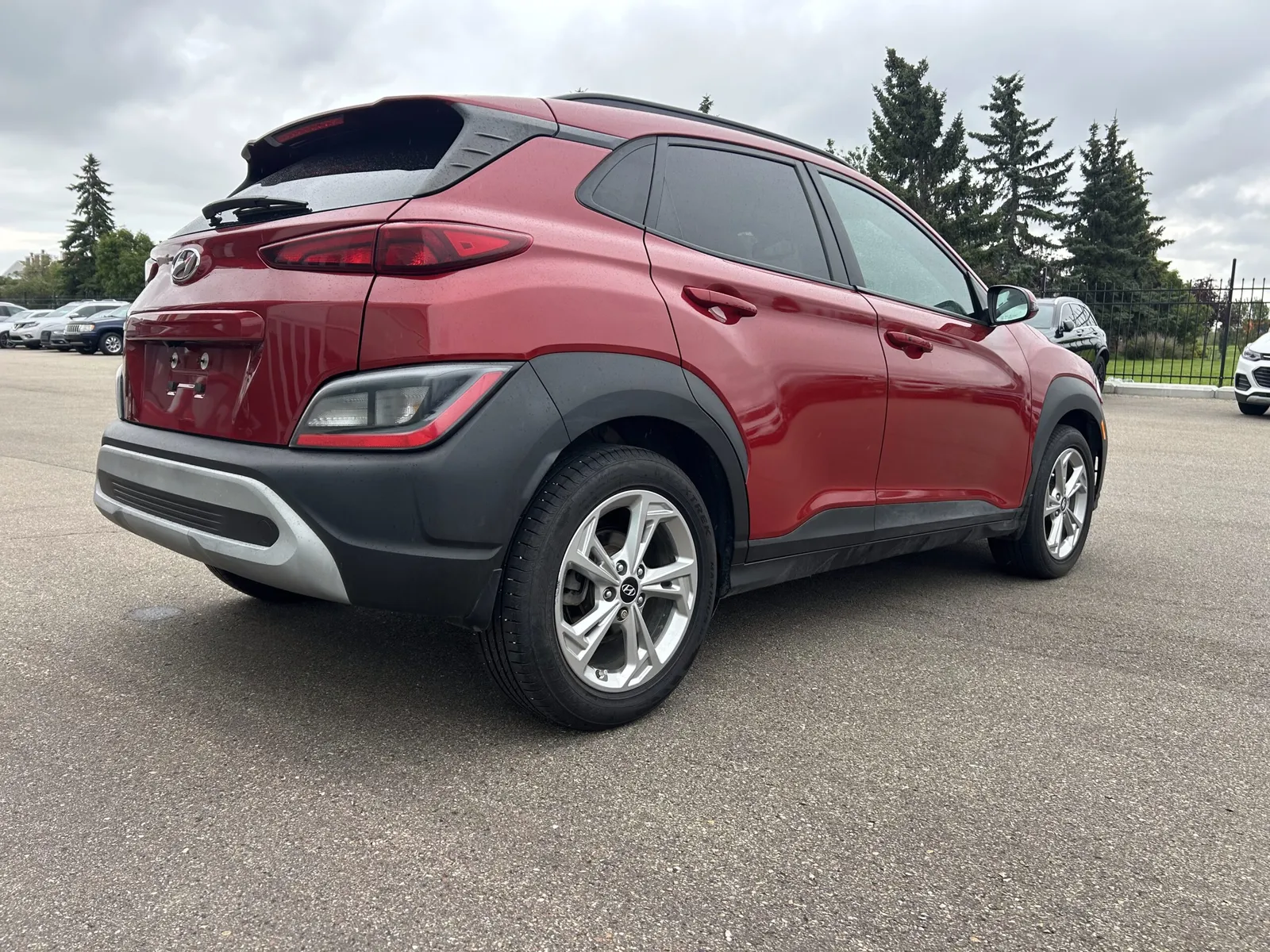 2022 Hyundai Kona LE - Photo 3