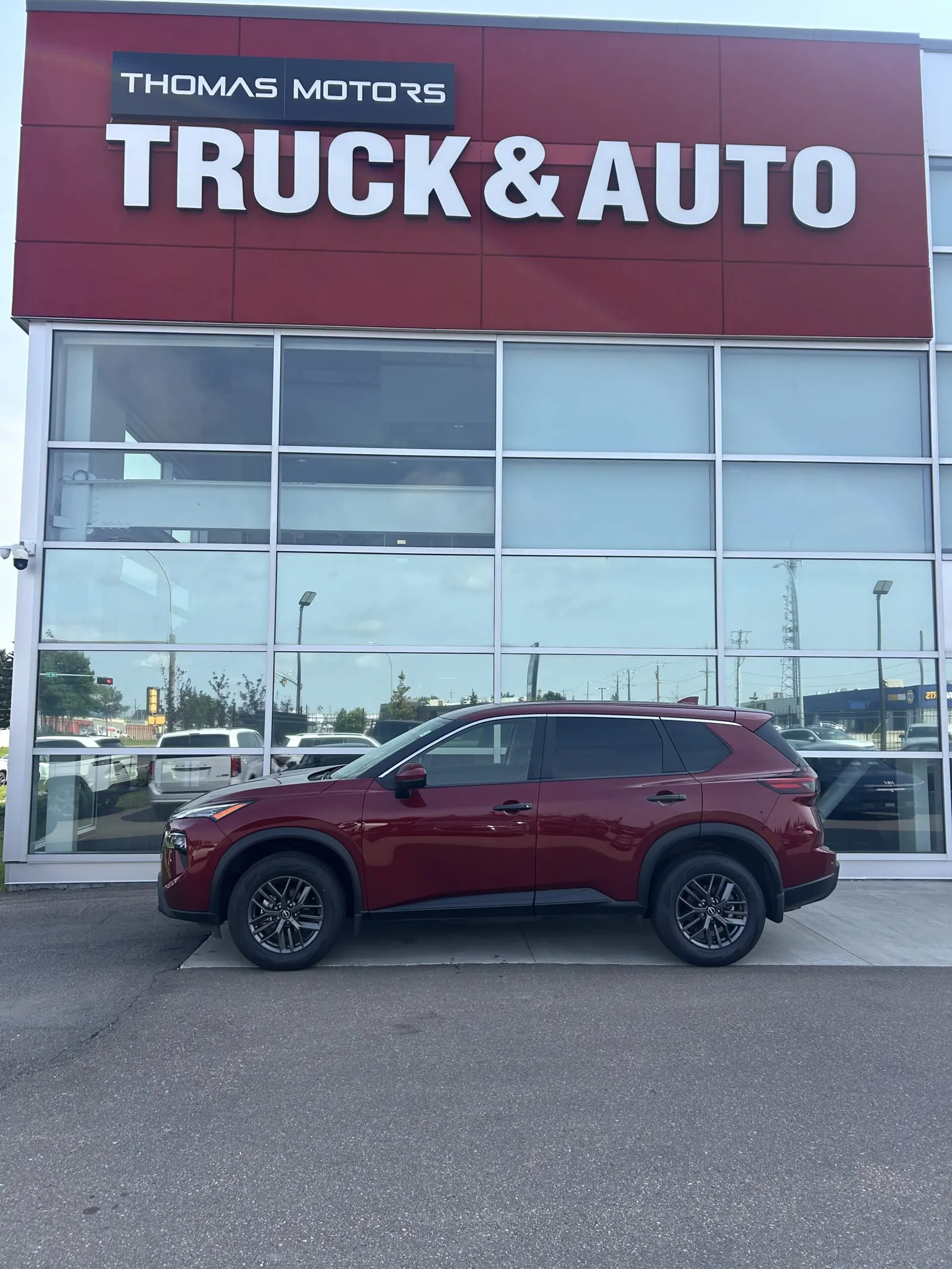 2024 Nissan Rogue S - Photo 2
