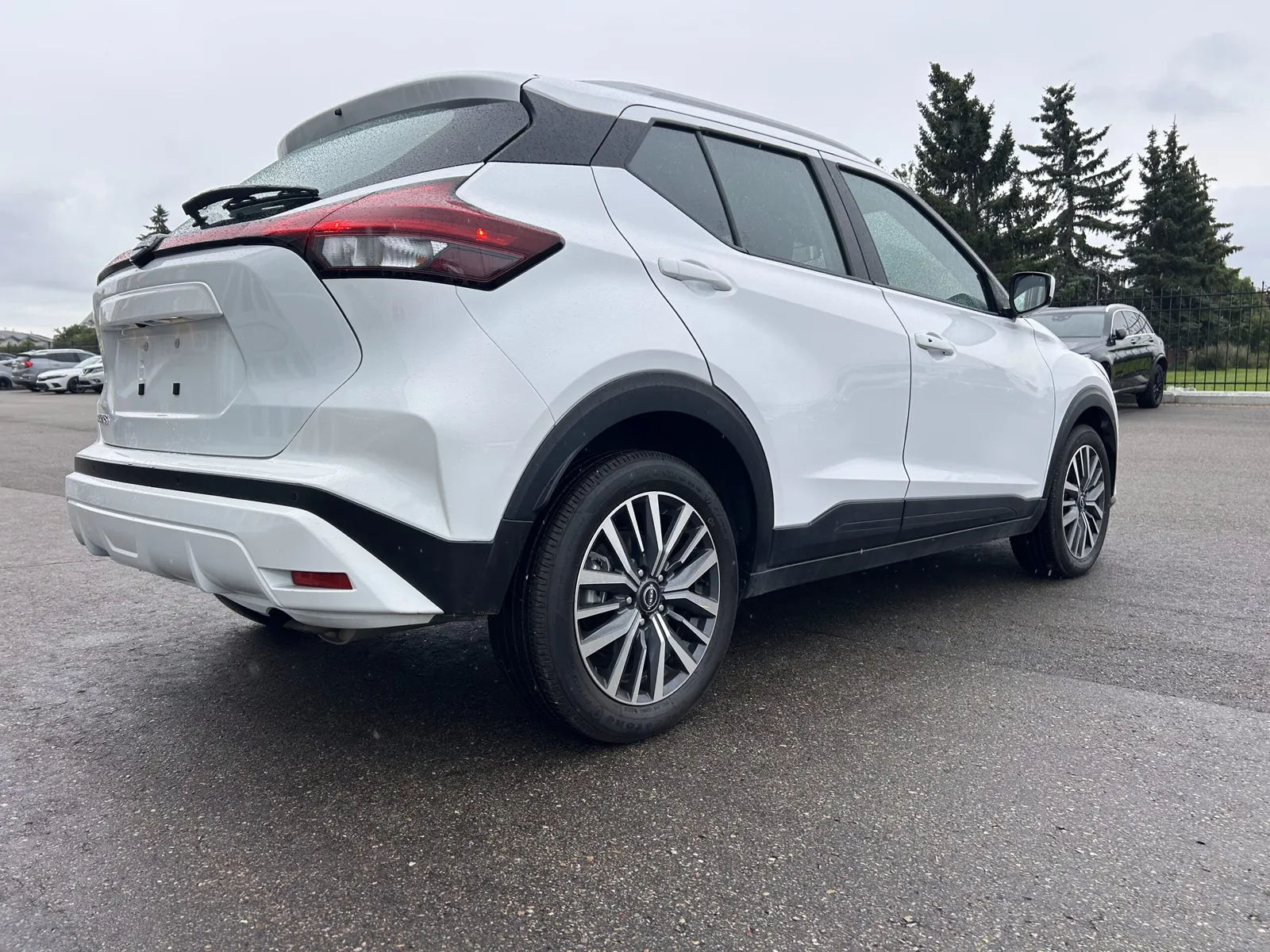 2025 Nissan Kicks Play SV - Photo 3