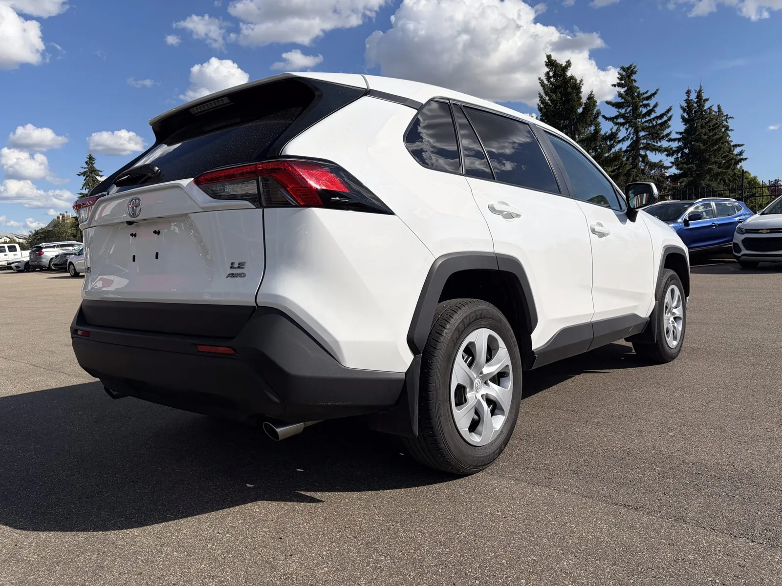 2025 Toyota RAV4 LE - Photo 5